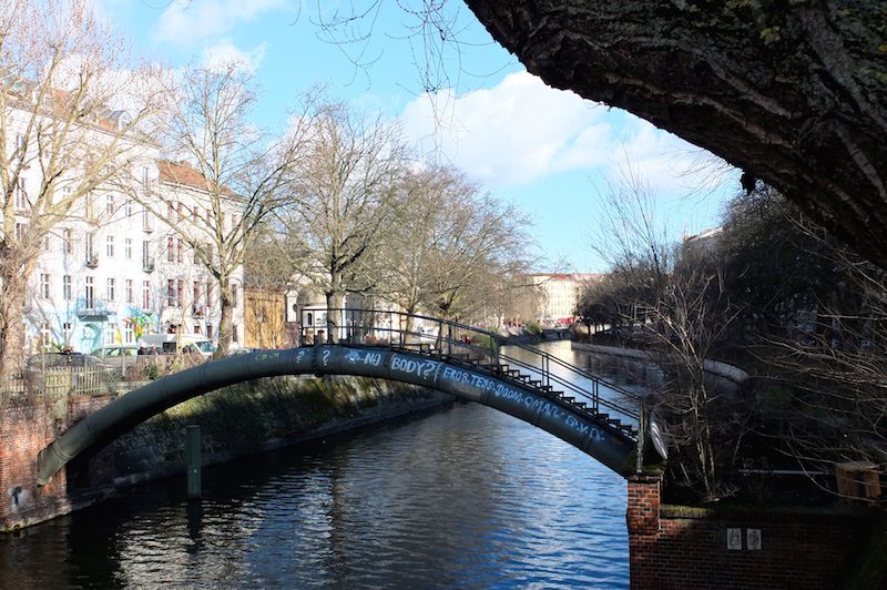 berlin-kreuzberg-eat-the-world-tour-brücke