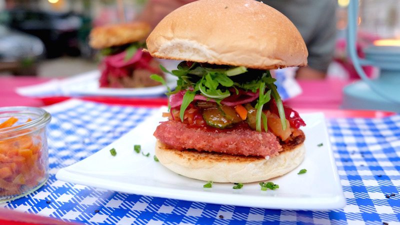 berlin-burger-fraeulein-kimchi-vegan-burger