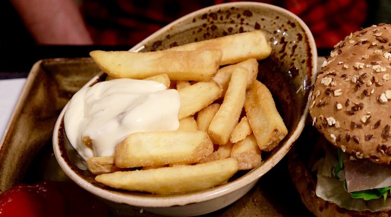 berlin-burger-hans-im-glueck-pommes