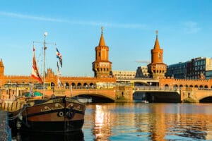 Architektonische Sehenswürdigkeiten berlin-friedrichshain-oberbaumbruecke-1